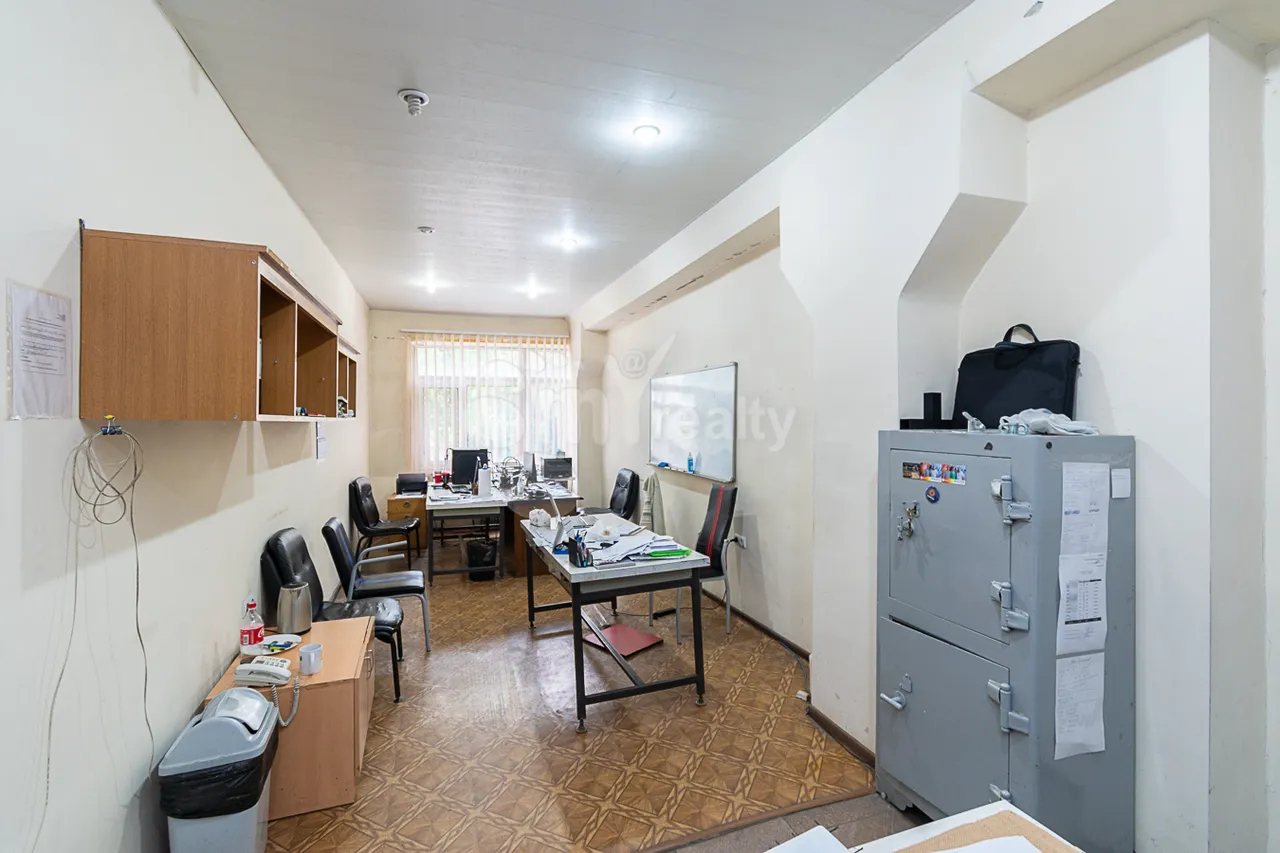 Commercial property for sale Fuchik St, Ajapnyak Yerevan, 160372