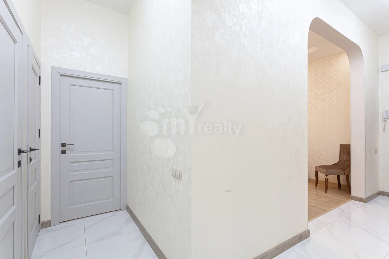 3 bedroom apartment for rent خیابان پارونیان, مرکز شهر ایروان, 157956