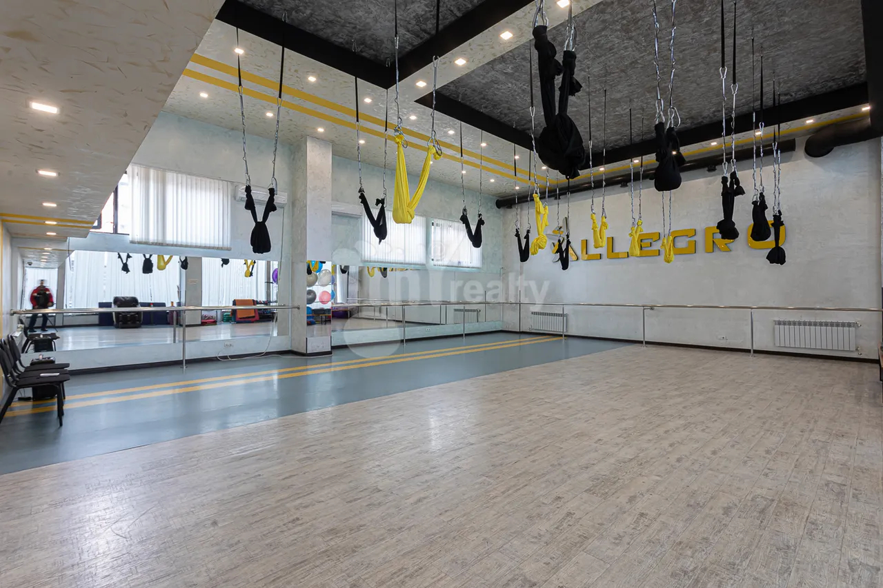 Commercial property for sale Bashinjaxyan St, Adshapnjak Yerevan, 160011