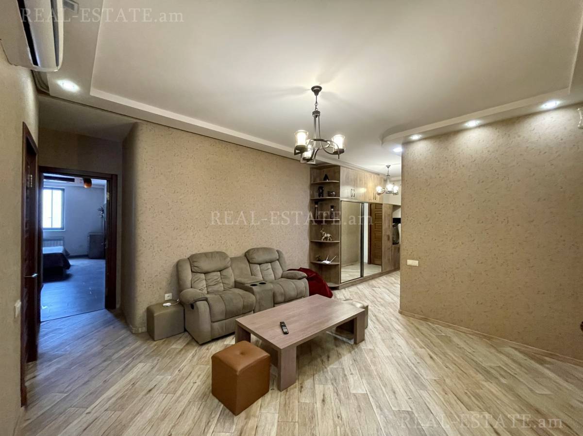 3 bedroom apartment for rent Antarayin St, Center Yerevan, 136837
