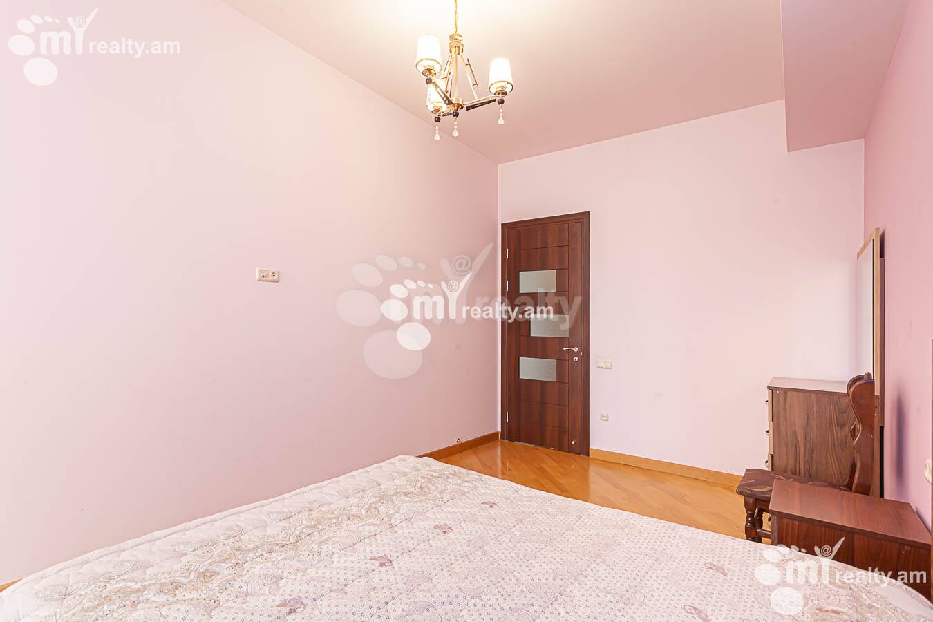 3 bedroom apartment for rent Yekmalyan St, Center Yerevan, 153262