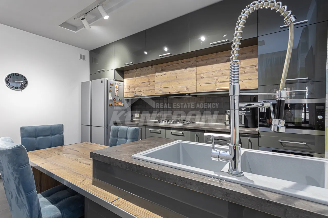 Առանձնատուն  Լուսինյանց փող., Կենտրոն Երևան, 157386