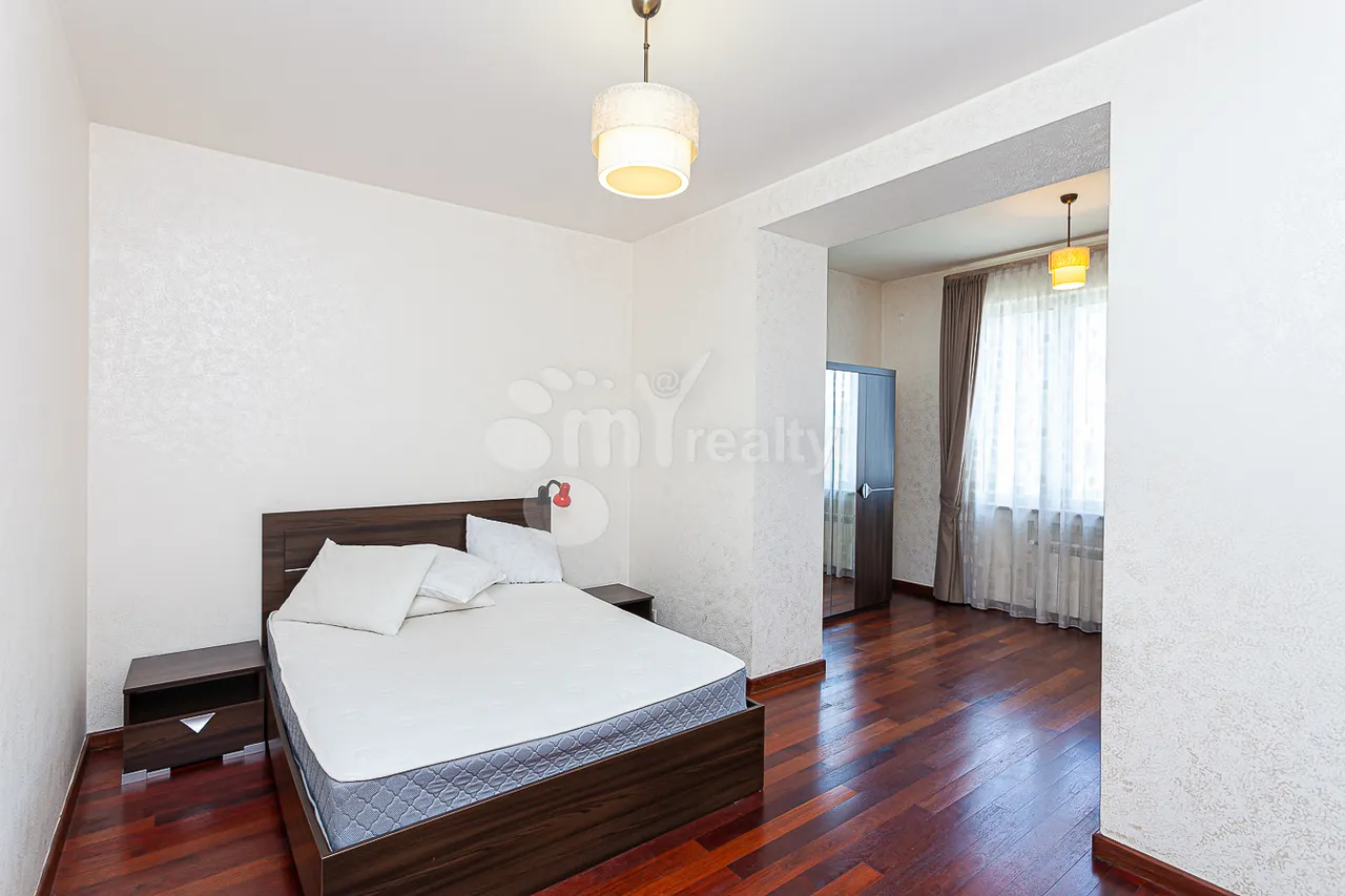 3 bedroom apartment for rent Tamanyan St, Center Yerevan, 157574