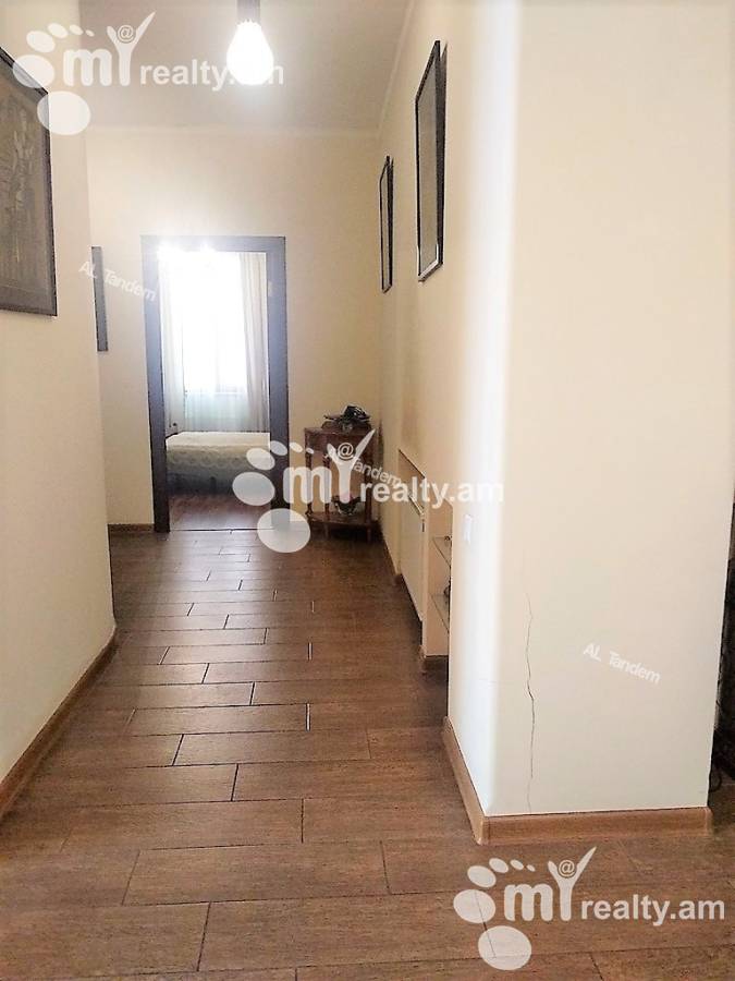 4 bedroom apartment for sale Aram St, Center Yerevan, 129127