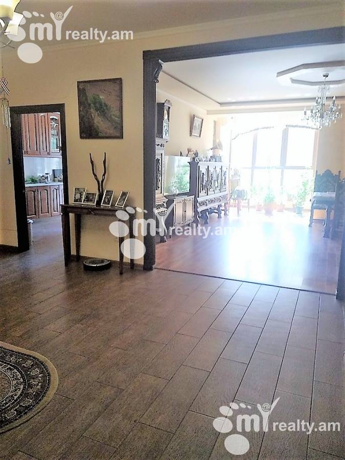 4 bedroom apartment for sale Aram St, Center Yerevan, 129127