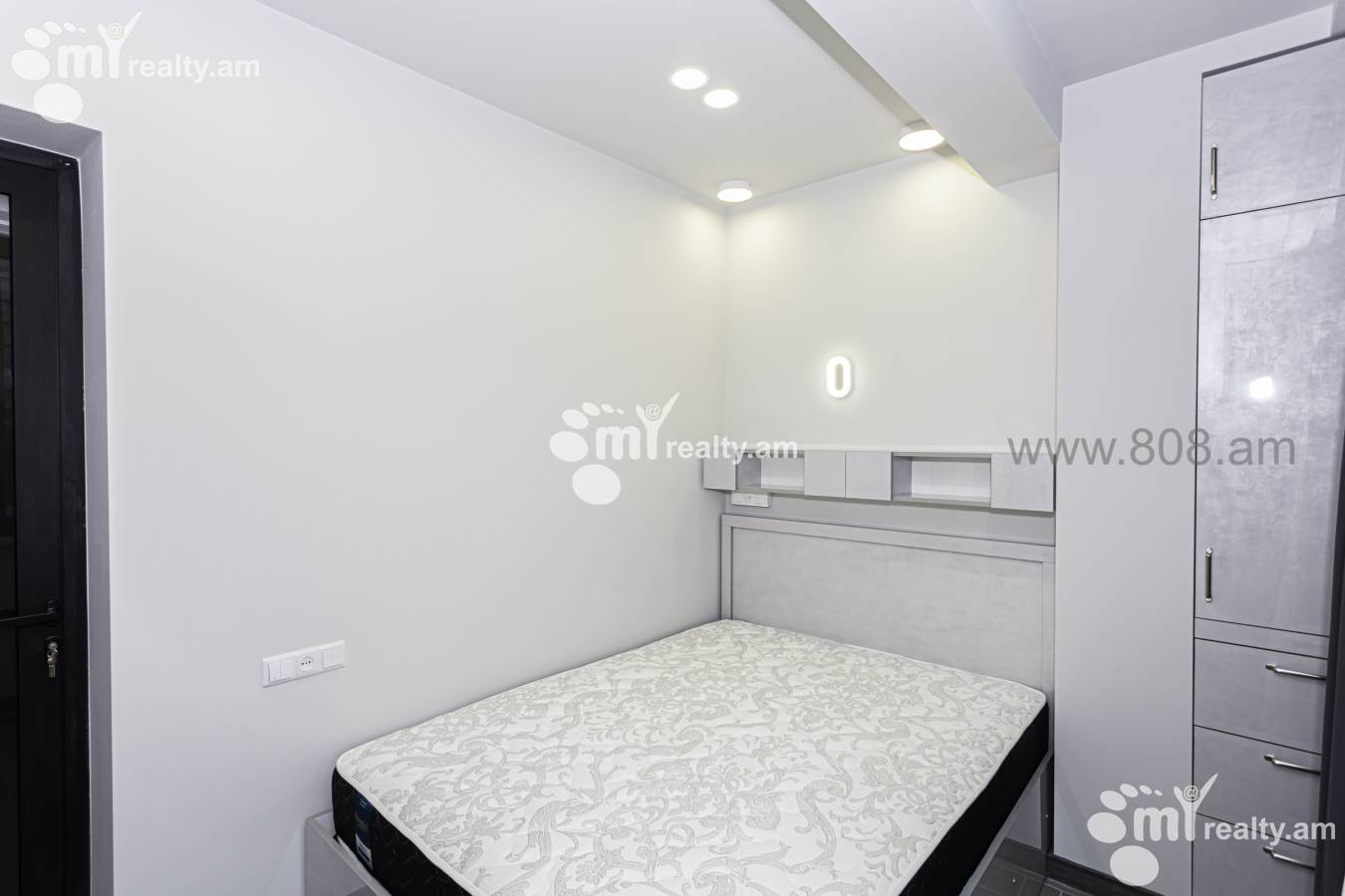 2 սենյականոց բնակարան  Մաշտոցի պող, Կենտրոն Երևան, 126469