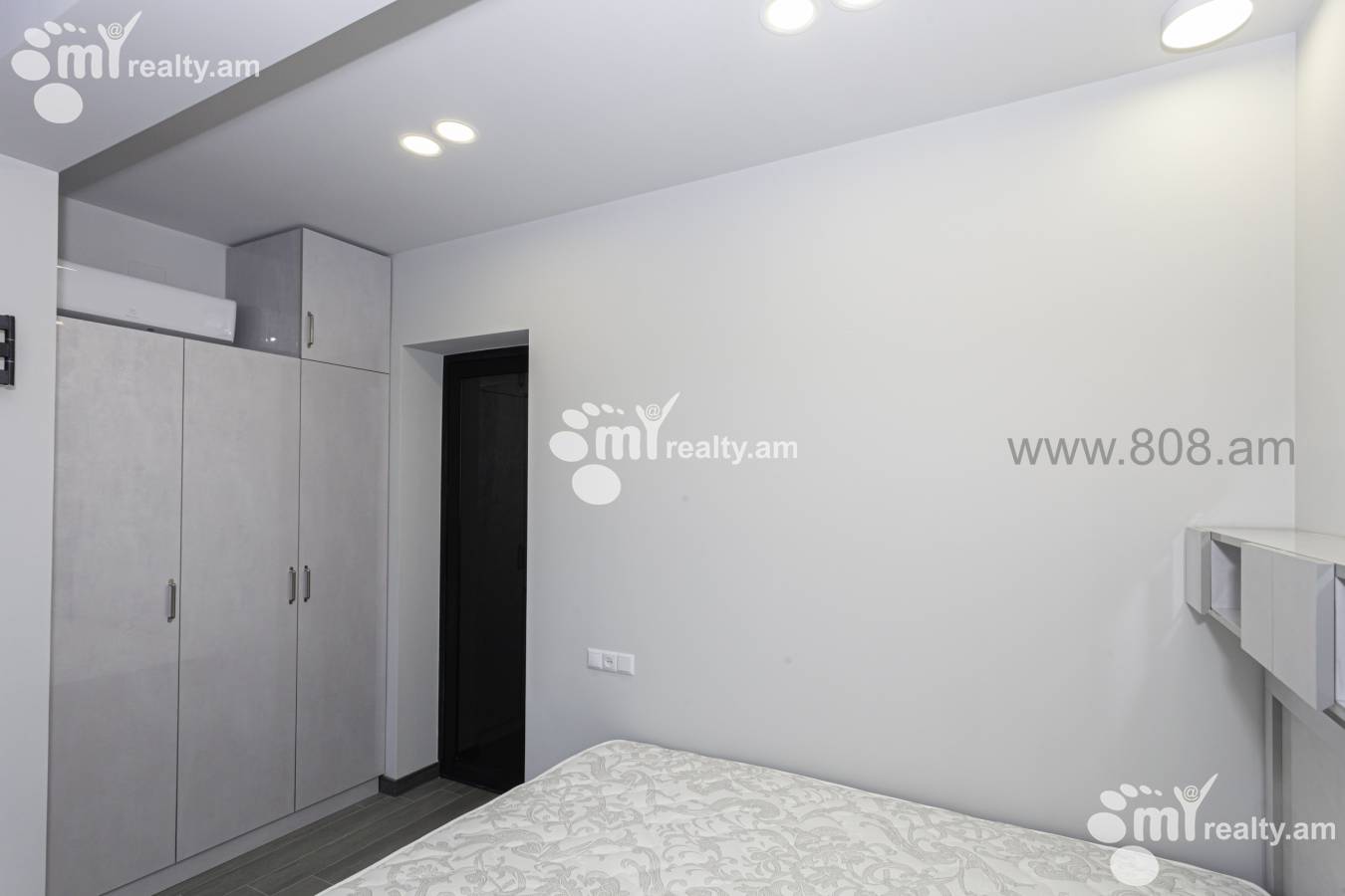 2 սենյականոց բնակարան  Մաշտոցի պող, Կենտրոն Երևան, 126469