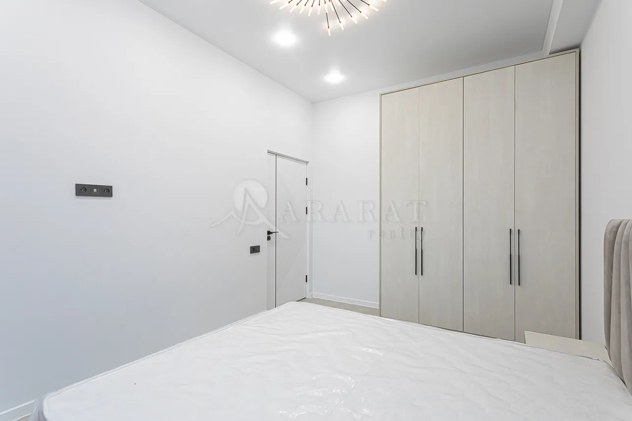 3 bedroom apartment for sale خیابان کومیتاس, عربگیر ایروان, 157454