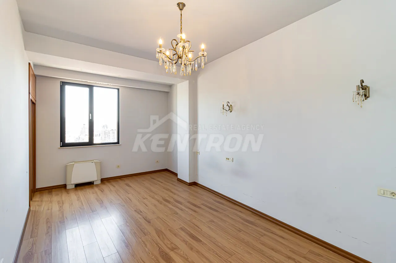 4 bedroom apartment for sale خیابان د. دِمیرچیان, مرکز شهر ایروان, 157680