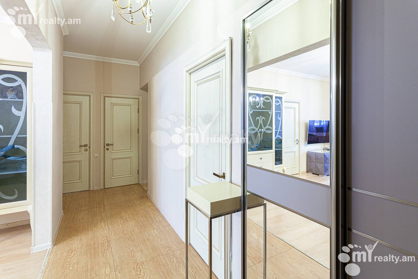 3 bedroom apartment for sale Saryan St, Center Yerevan, 149082
