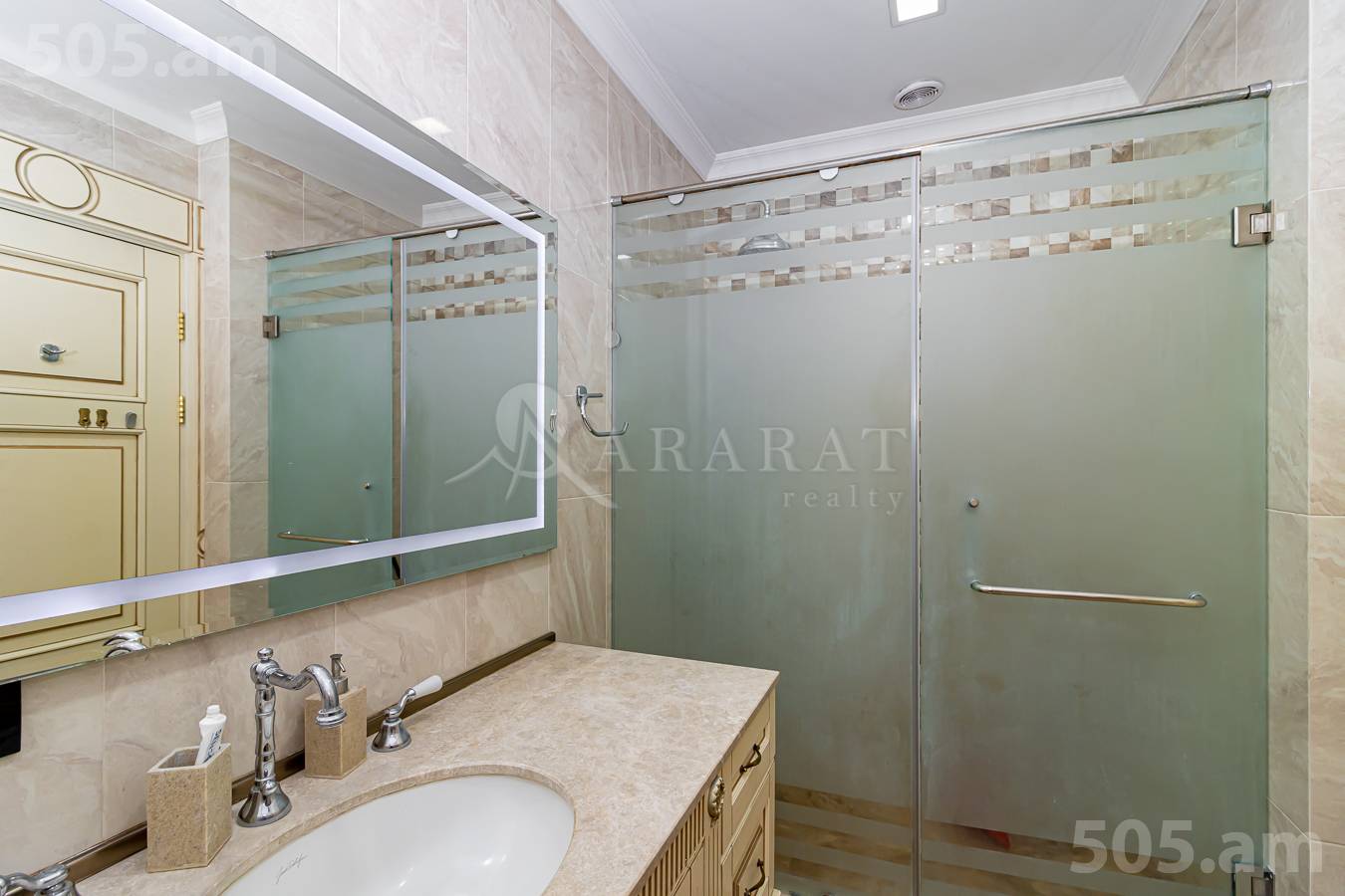 3 սենյականոց բնակարան  Ծիծեռնակաբերդի խճուղի, Կենտրոն Երևան, 153588