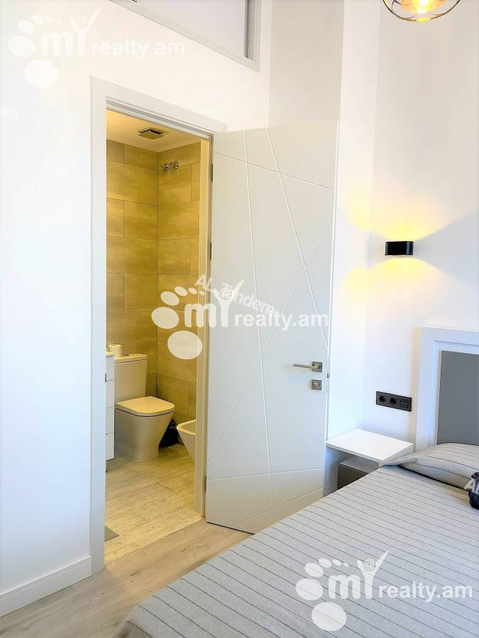 3 սենյականոց բնակարան  Կորյուն փող, Կենտրոն Երևան, 136180