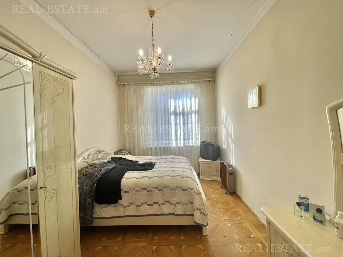 House for sale خیابان اِرزنکیان, عربگیر ایروان, 131697