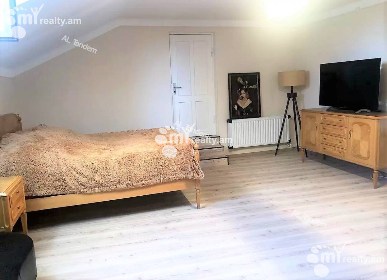 House for sale Antarayin St, Center Yerevan, 130458