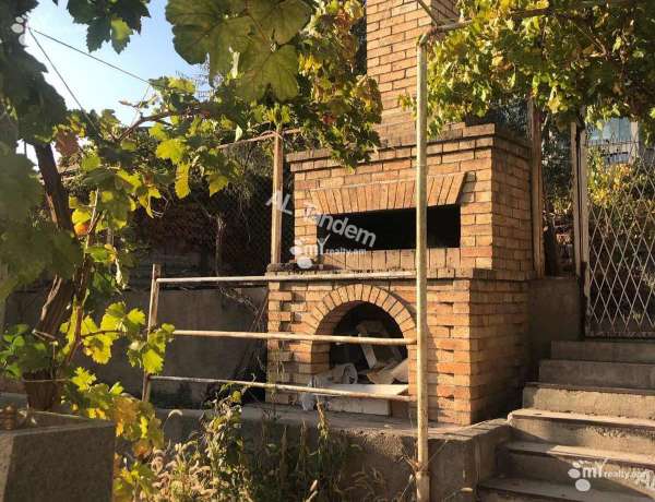 arandznatun-vacharq-Yerevan-Center