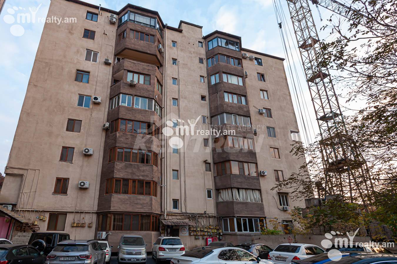 4 սենյականոց բնակարան  Լեռ. Կամսարի փող, Կենտրոն Երևան, 153801