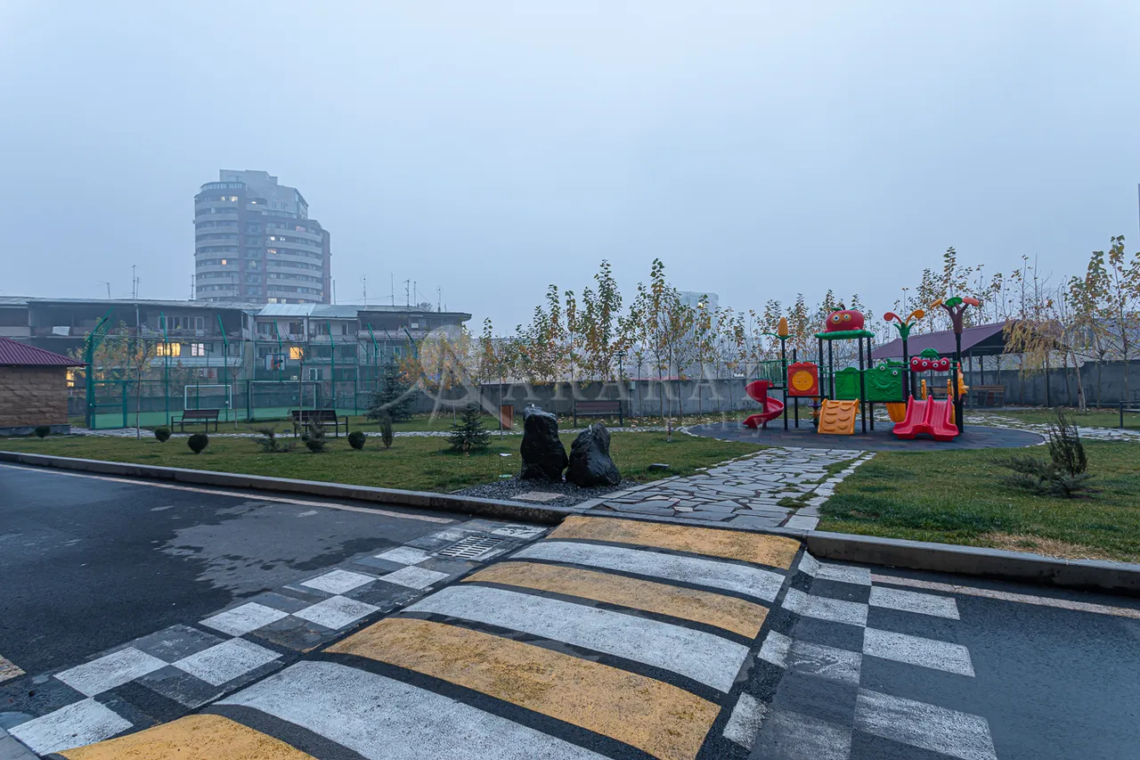 Купить 4 комнатную квартиру Аргутйан ул, Арабкир Ереван, 158199