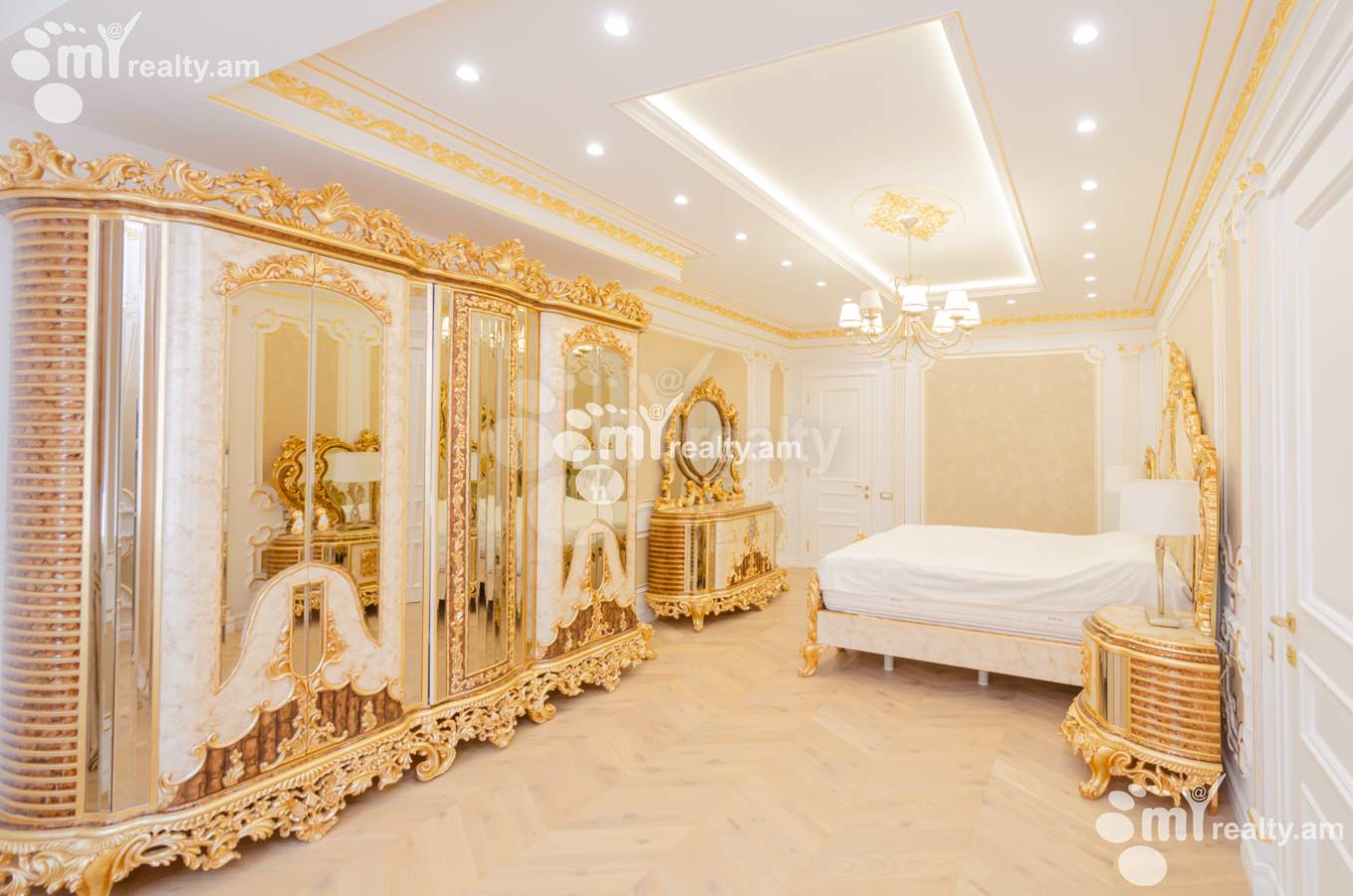 3 bedroom apartment for sale Northern (Hyusisayin)  Ave, Center Yerevan, 137679