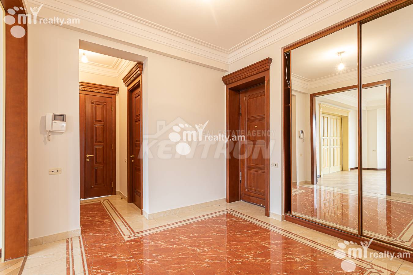 3 bedroom apartment for sale خیابان واردانانتس, مرکز شهر ایروان, 156881