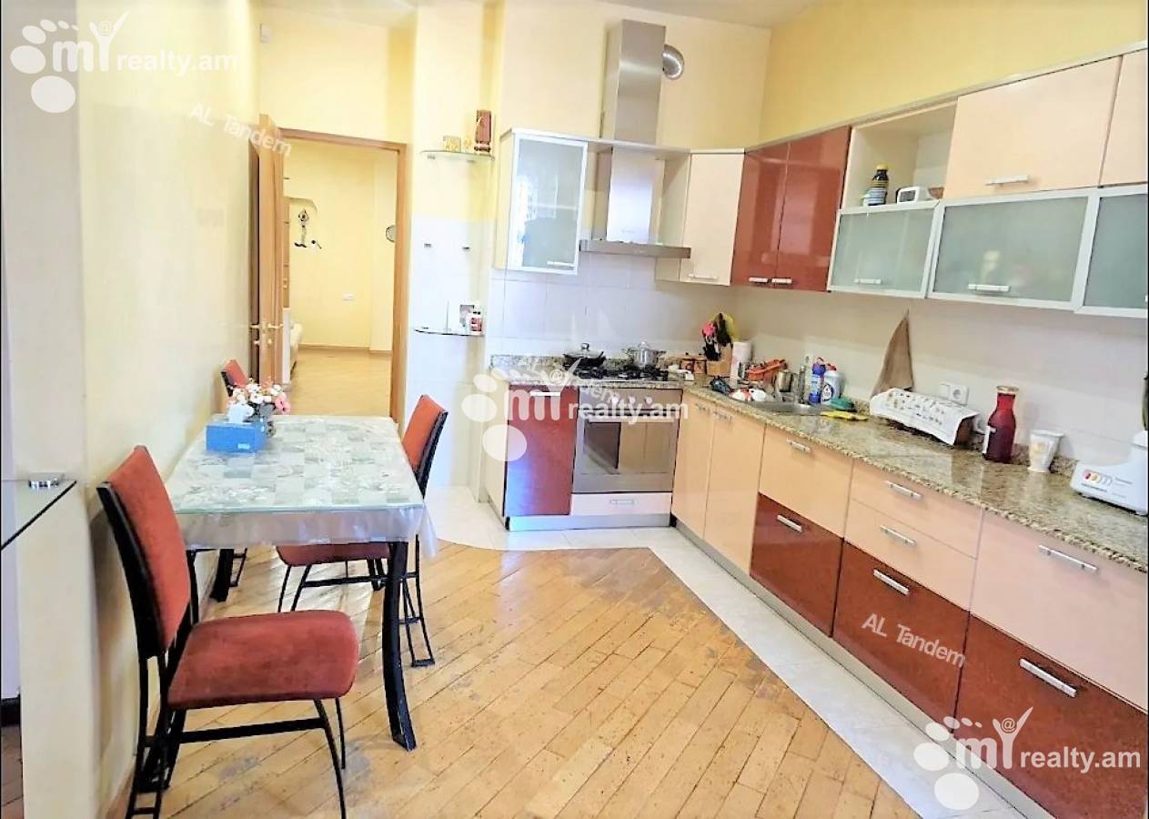 4 bedroom apartment for sale خیابان پوشکین, مرکز شهر ایروان, 140351