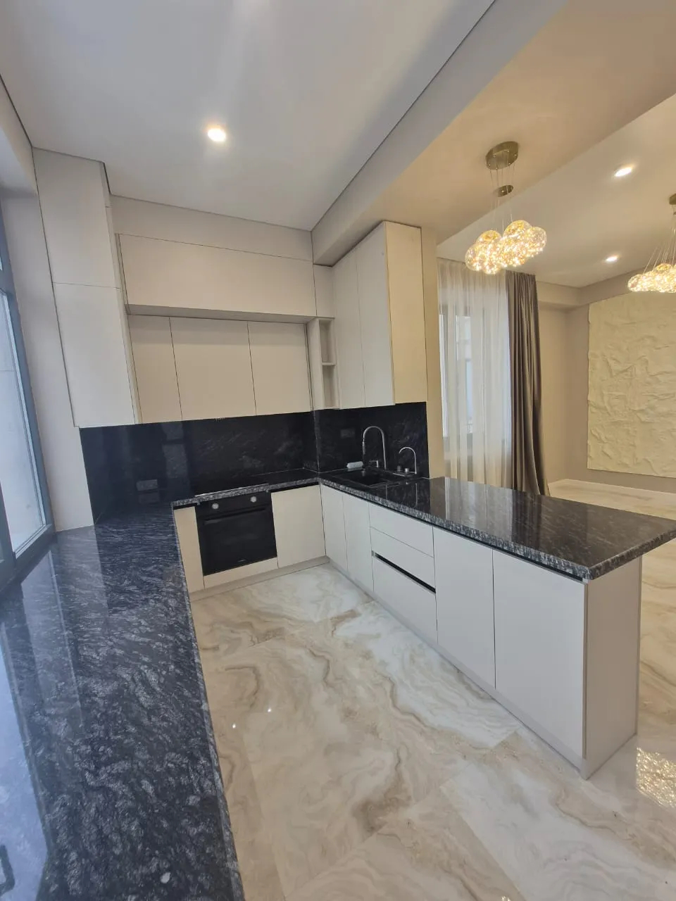 2 bedroom apartment for sale خیابان آرشاکونیاک, مرکز شهر ایروان, 158605