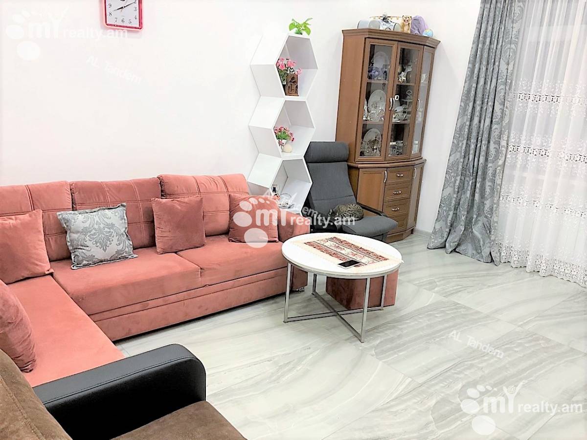 Купить 2 комнатную квартиру Маштоца пр, Центр Ереван, 139405