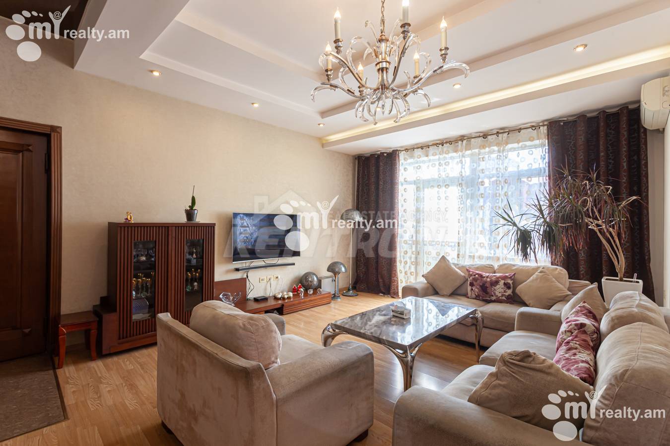 4 bedroom apartment for sale خیابان پوشکین, مرکز شهر ایروان, 151853