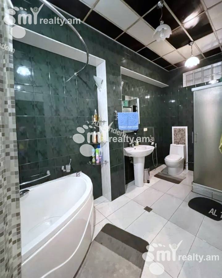 3 bedroom apartment for rent Moskovyan St, Center Yerevan, 152645