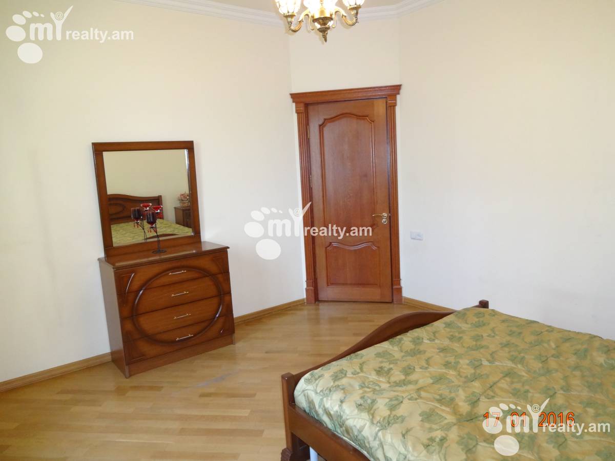 2 bedroom apartment for rent خیابان چارِنتس, مرکز شهر ایروان, 155182