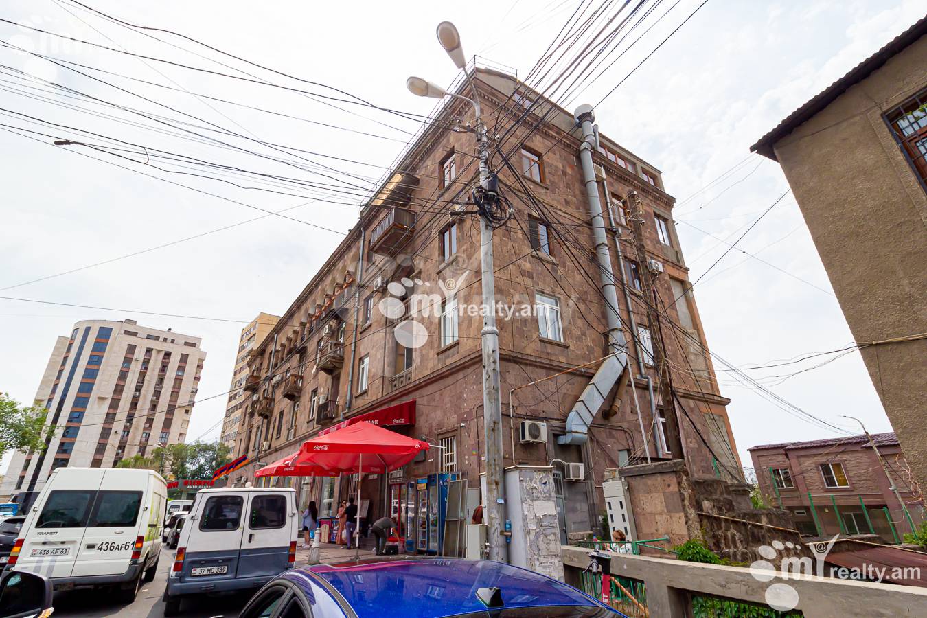 3 սենյականոց բնակարան  Չարենցի փող, Կենտրոն Երևան, 157035