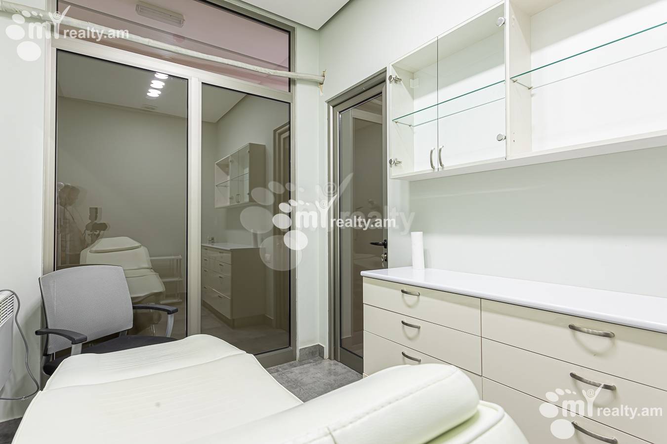 Commercial for rent خیابان آنتارایین, مرکز شهر ایروان, 156599