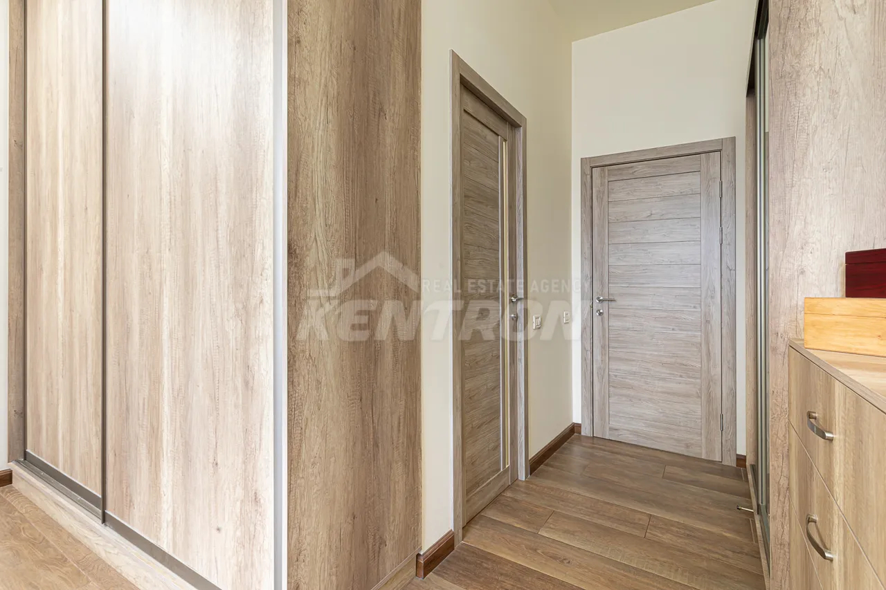 4 bedroom apartment for sale خیابان یِکمالیان, مرکز شهر ایروان, 158583