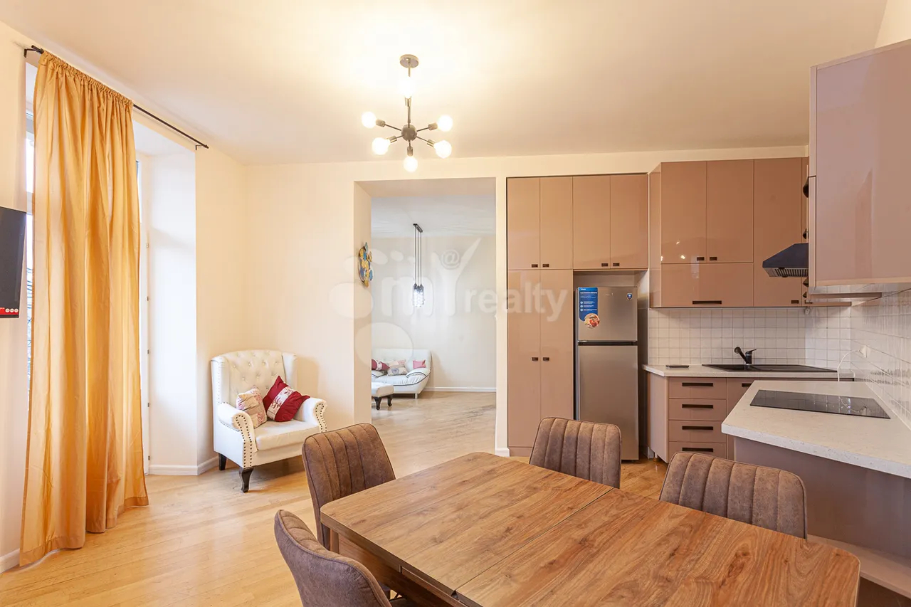 Купить 2 комнатную квартиру Маштоца пр, Центр Ереван, 160208