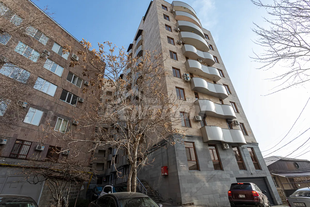 3 սենյականոց բնակարան  Օրբելի Եղբայրների փող, Արաբկիր Երևան, 159690