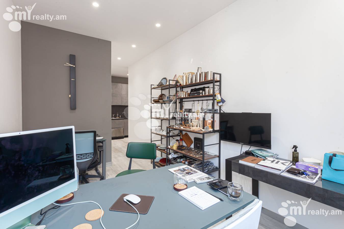 1 սենյականոց բնակարան  Ամիրյան փող, Կենտրոն Երևան, 151796