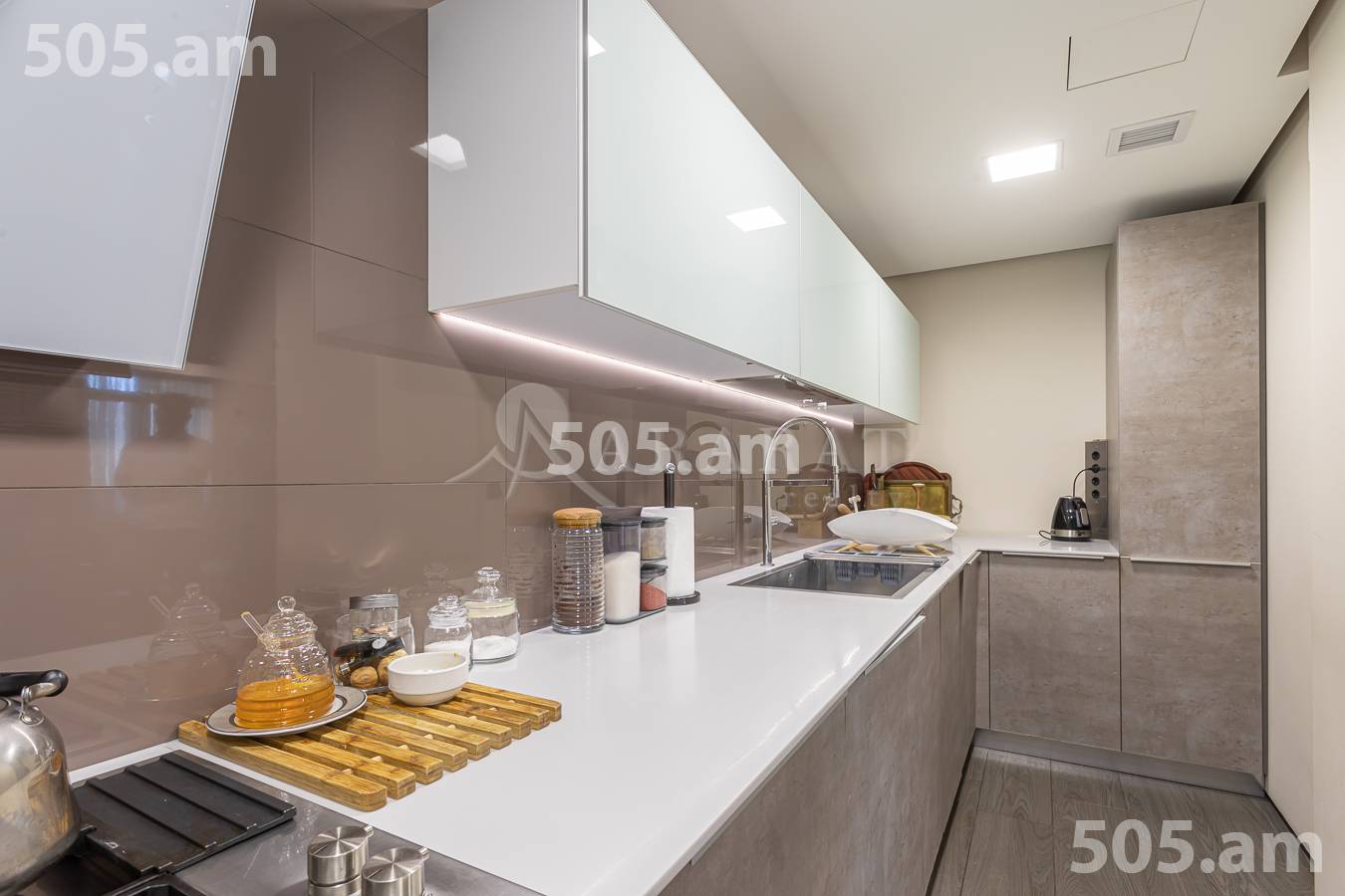 5 bedroom apartment for sale خیابان آنتارایین, مرکز شهر ایروان, 156281