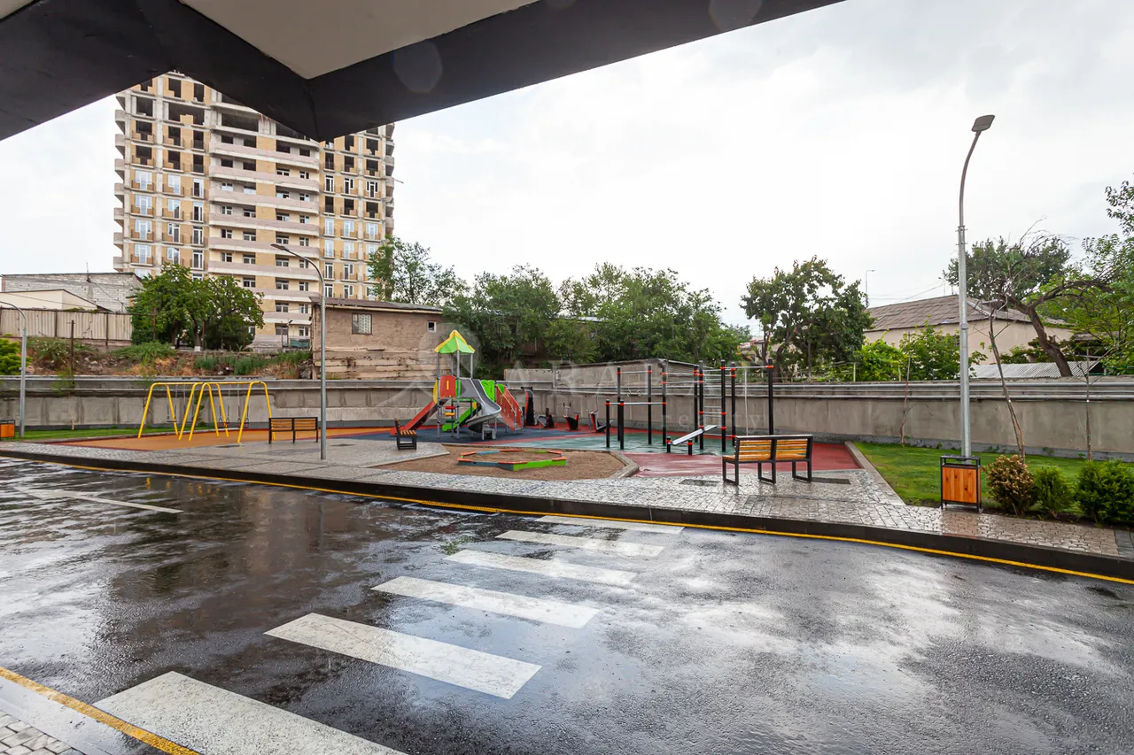 3 bedroom apartment for sale Hasratyan st., Ajapnyak Yerevan, 157405