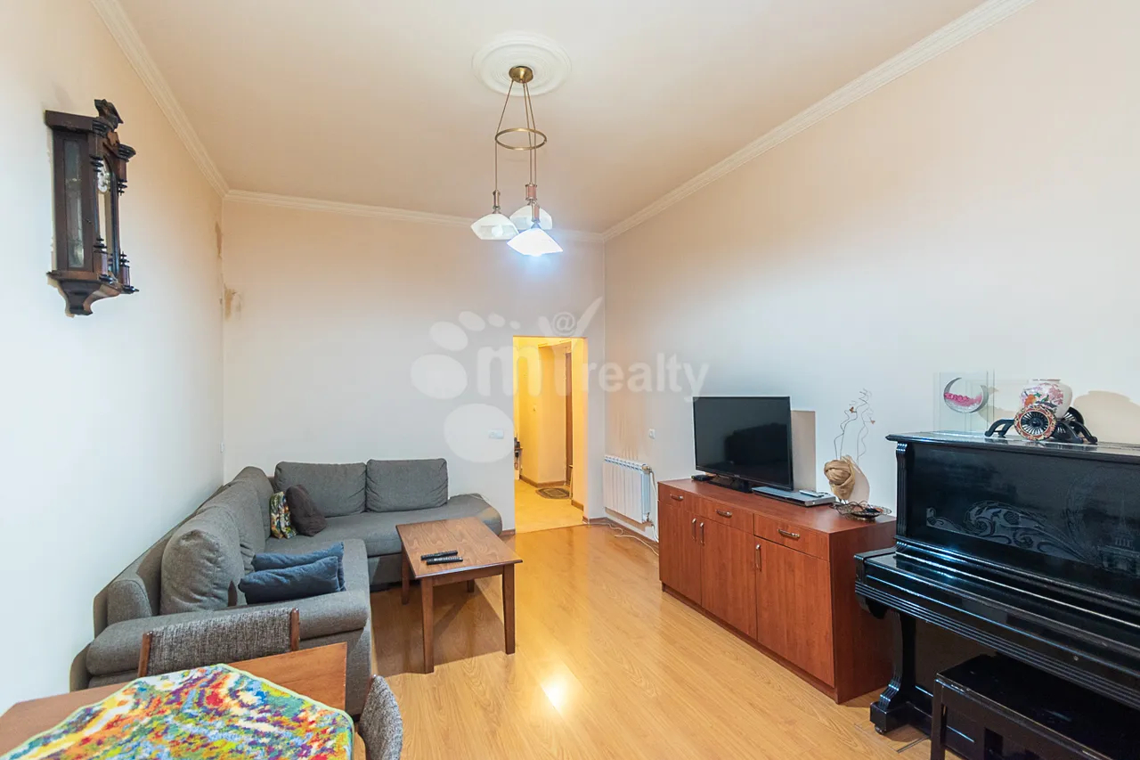 Купить 2 комнатную квартиру Амирян ул, Центр Ереван, 160240