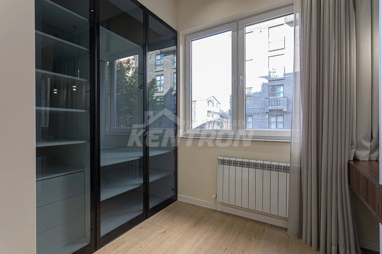 3 սենյականոց բնակարան վարձով Ամիրյան փող, Կենտրոն Երևան, 158916