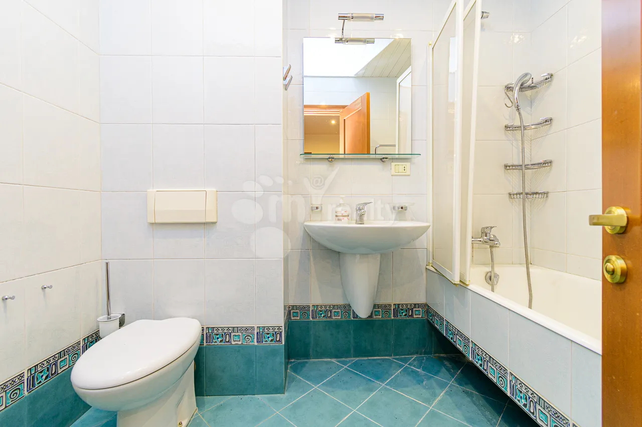 5 bedroom apartment for rent A.Manukyan St, Center Yerevan, 161632