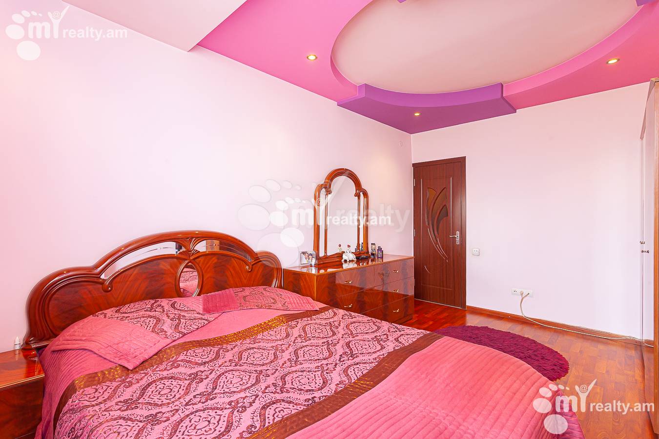 3 bedroom apartment for sale E. Qochar St, Center Yerevan, 152052