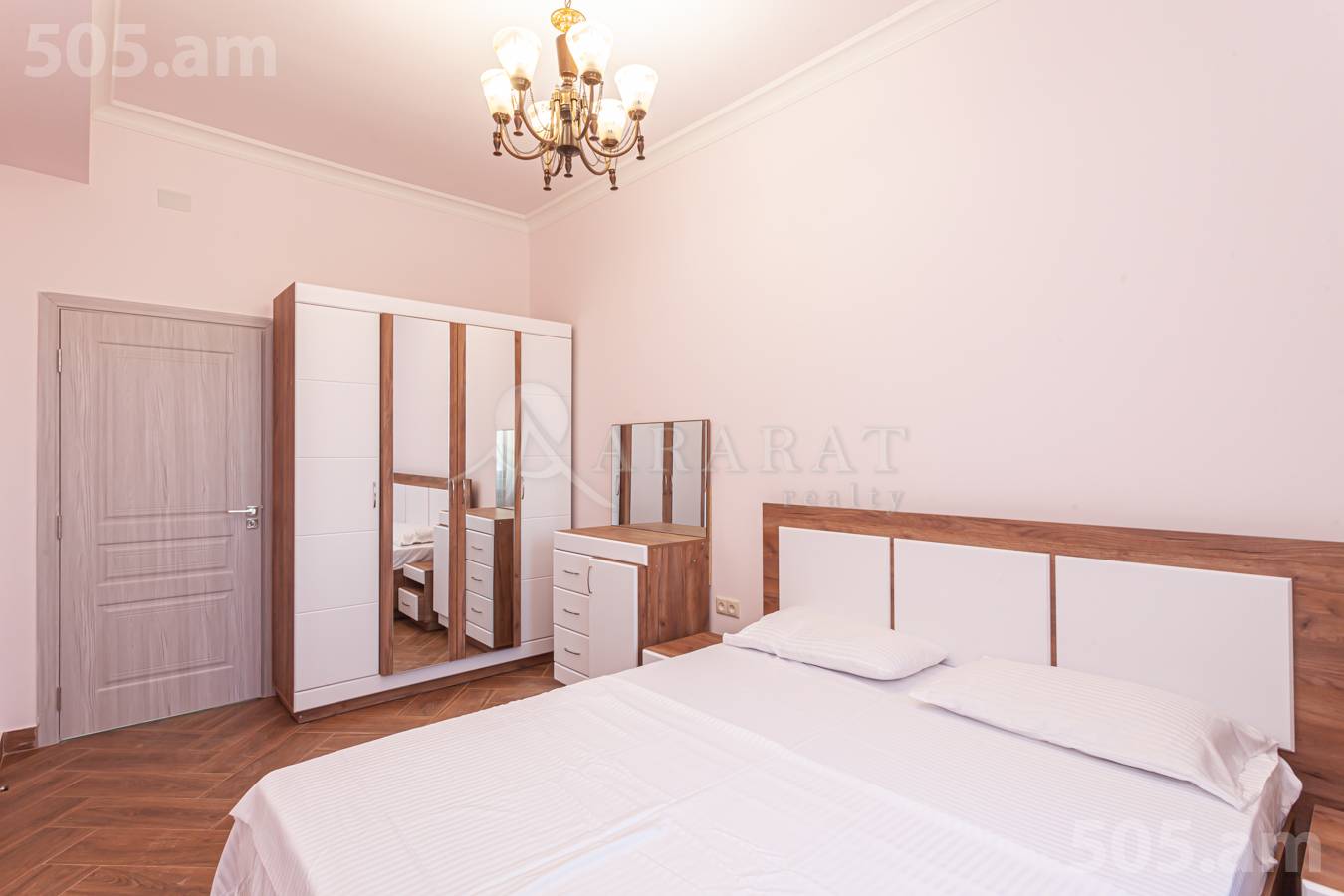 4 bedroom apartment for rent Rostom St, Center Yerevan, 149800