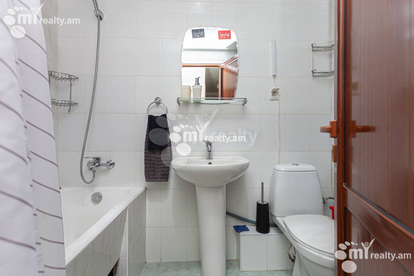 Купить 2 комнатную квартиру Налбандян ул, Центр Ереван, 151705