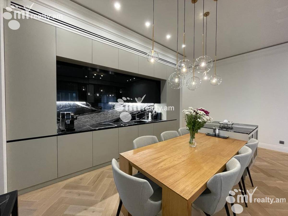 3 bedroom apartment for sale خیابان موسکوویان, مرکز شهر ایروان, 127121