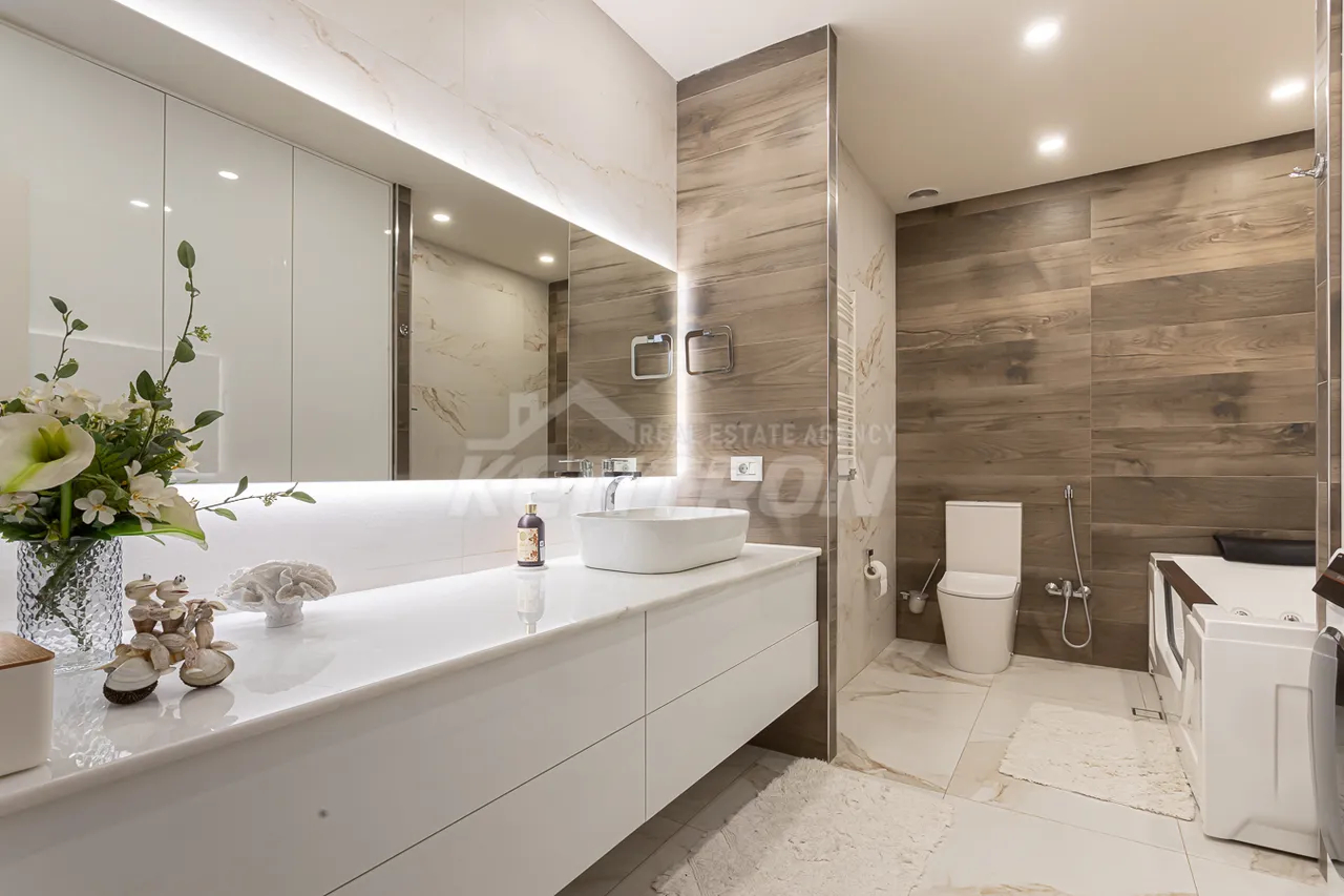 3 bedroom apartment for sale Orbeli Yeghbayrner   St, Arabkir Yerevan, 159690