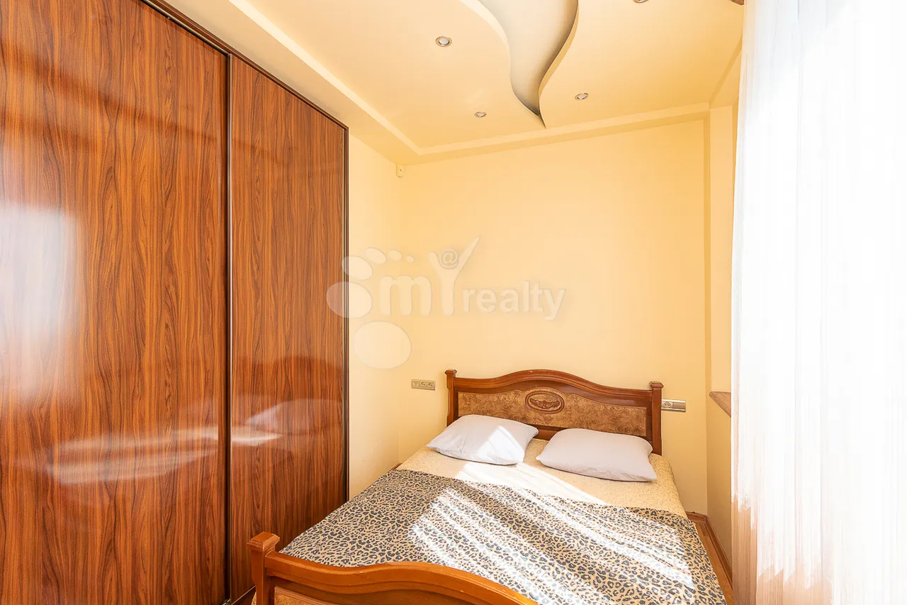 5 bedroom apartment for rent Nalbandyan St, Center Yerevan, 161916