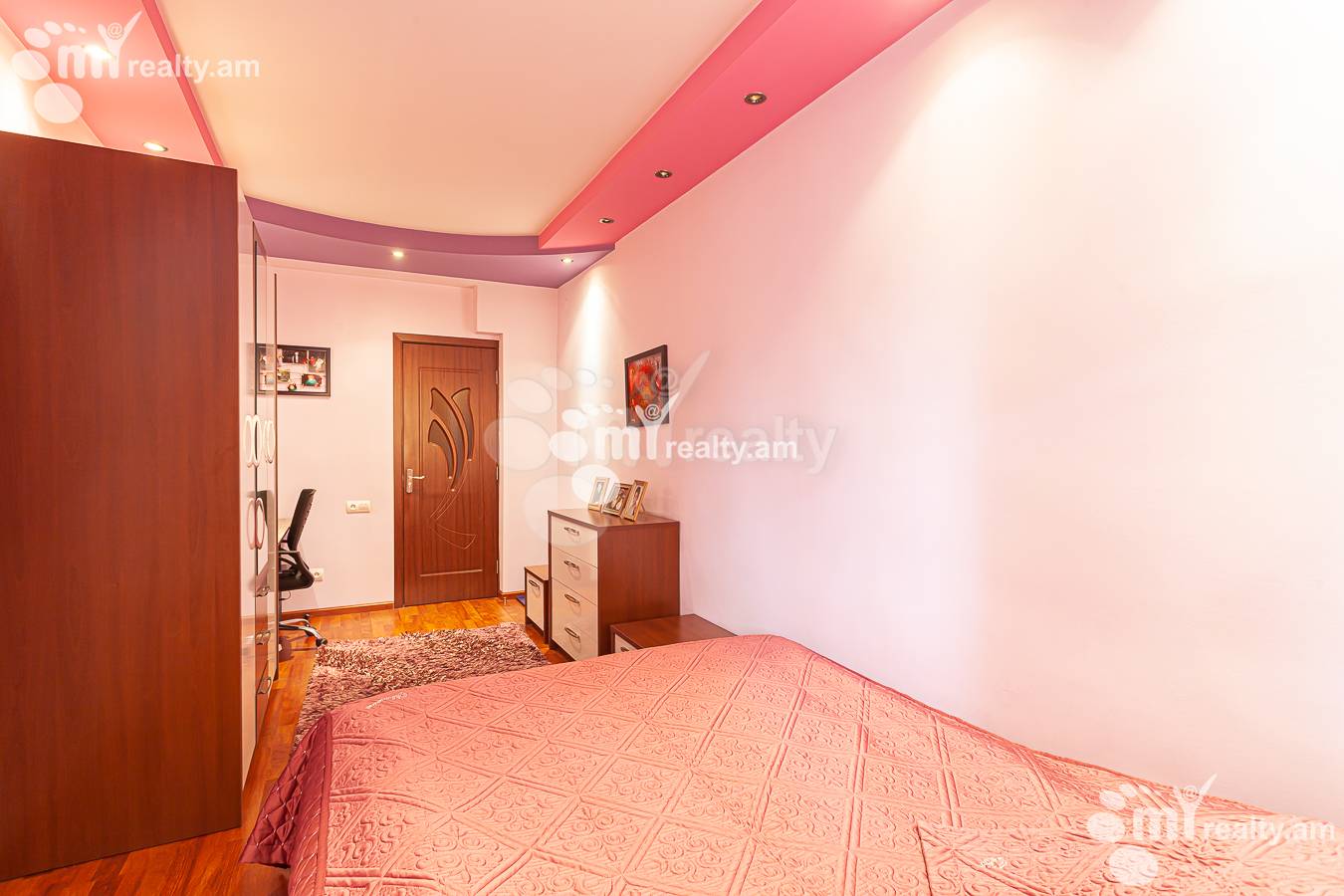 3 bedroom apartment for sale E. Qochar St, Center Yerevan, 152052