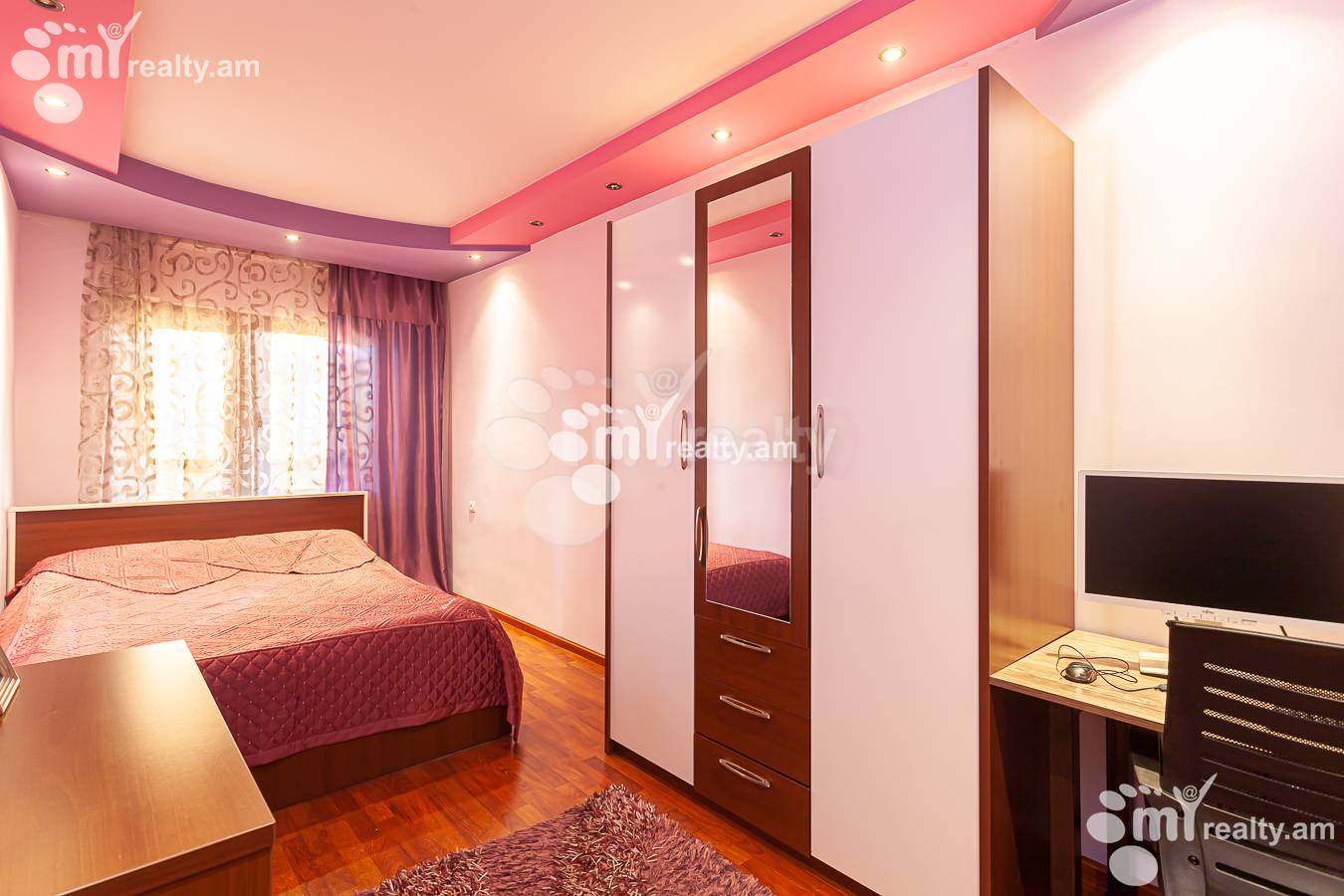 3 bedroom apartment for sale E. Qochar St, Center Yerevan, 152052