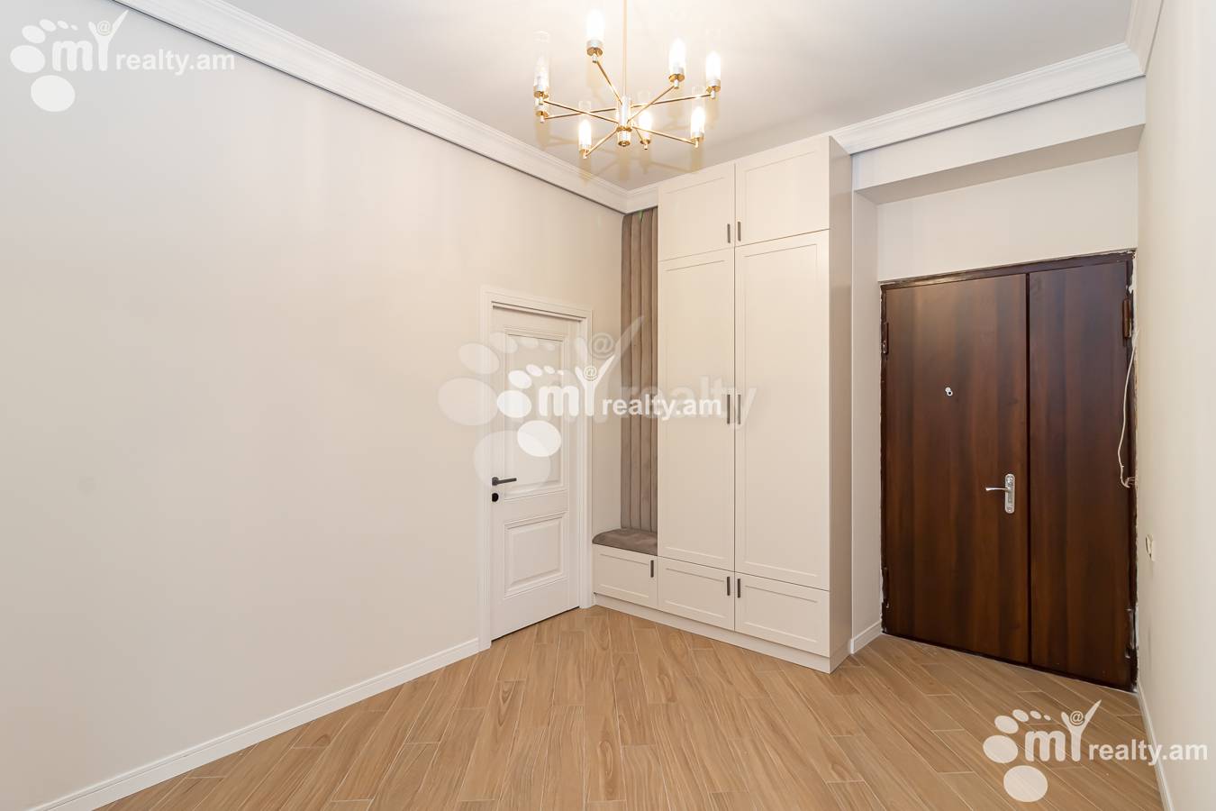 3 bedroom apartment for sale Paronyan St, Center Yerevan, 149046