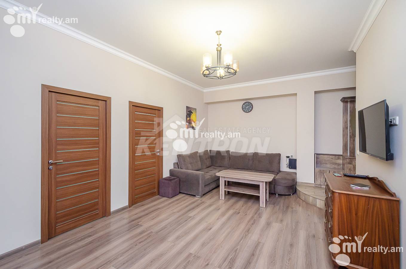 3 bedroom apartment for sale خیابان ابوویان, مرکز شهر ایروان, 109964